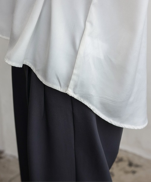 No Rule No Line（ノール－ルノーライン）の「サテン×チュール 異素材切替ブラウス（Tシャツ/カットソー・レディース・ホワイト/ブラック・FREE）」の7枚目の写真