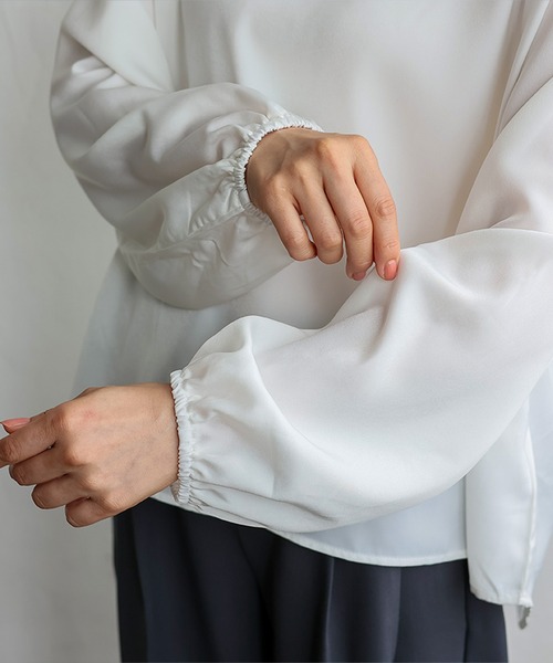 No Rule No Line（ノール－ルノーライン）の「サテン×チュール 異素材切替ブラウス（Tシャツ/カットソー・レディース・ホワイト/ブラック・FREE）」の6枚目の写真