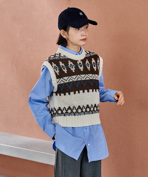 FREAK'S STORE（フリークスストア）の「限定展開 ノルディックニットベスト（ベスト・レディース・チャコールグレー/オフホワイト/ネイビー・ﾌﾘ-）」の2枚目の写真