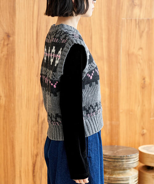 FREAK'S STORE（フリークスストア）の「限定展開 ノルディックニットベスト（ベスト・レディース・チャコールグレー/オフホワイト/ネイビー・ﾌﾘ-）」の15枚目の写真