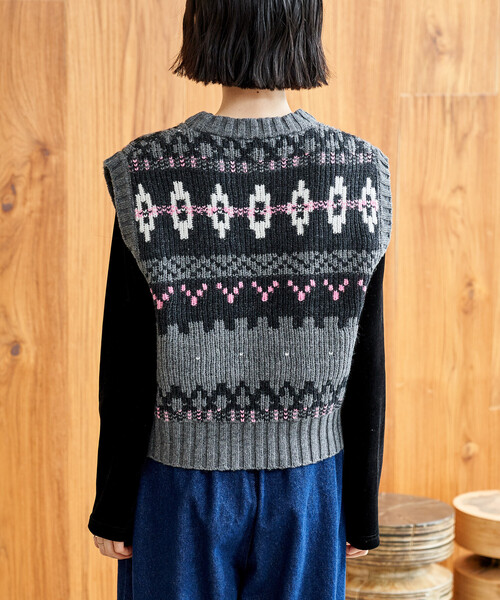 FREAK'S STORE（フリークスストア）の「限定展開 ノルディックニットベスト（ベスト・レディース・チャコールグレー/オフホワイト/ネイビー・ﾌﾘ-）」の6枚目の写真