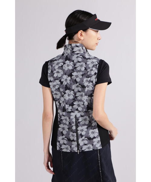 New Balance Golf(ニューバランスゴルフ)の「【new balance golf】【直営店舗限定】ハイビスカス総柄 フルジップ ベスト (WOMENS)(ベスト・レディース・ベージュ/ブラック・SMALL/MEDIUM)」の5枚目の写真