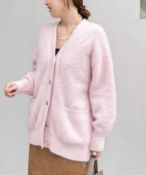 NOLLEY’S Sophi（ノーリーズソフィ）の「カシミヤ混ヘアリーVネックカーディガン（カーディガン/ボレロ・レディース・オフホワイト/サックスブルー/ベビーピンク/ブラック・38）」の4枚目の写真