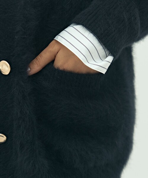 NOLLEY’S Sophi（ノーリーズソフィ）の「カシミヤ混ヘアリーVネックカーディガン（カーディガン/ボレロ・レディース・オフホワイト/サックスブルー/ベビーピンク/ブラック・38）」の18枚目の写真