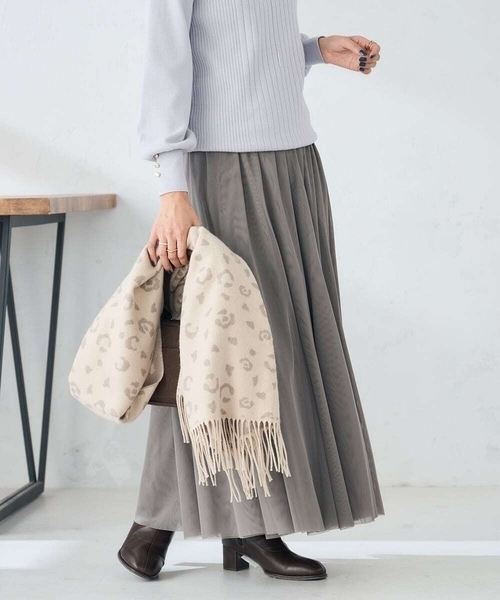 a.v.v（アーヴェヴェ）の「レオパードストール（ストール/ショール・レディース・ベージュ/ライトグレー・38）」の5枚目の写真