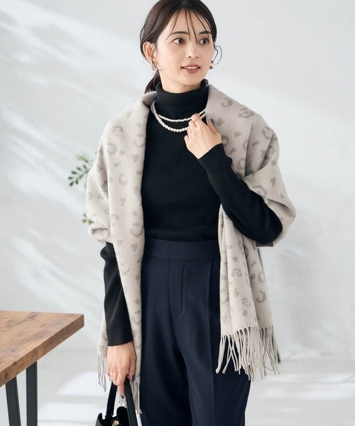 a.v.v（アーヴェヴェ）の「レオパードストール（ストール/ショール・レディース・ベージュ/ライトグレー・38）」の10枚目の写真