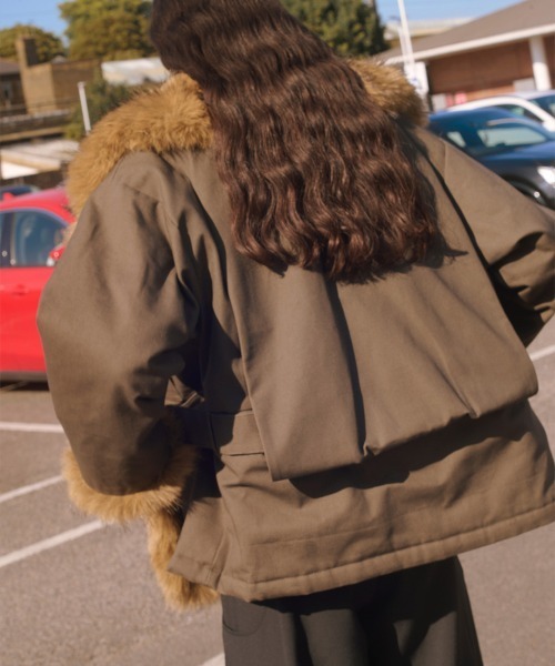 TELOPLAN(テーロプラン)の「【TELOPLAN】Isobel Fur Coat / イソベルファーコート(ブルゾン・レディース・グレー/ベージュ・ONE SIZE)」の4枚目の写真