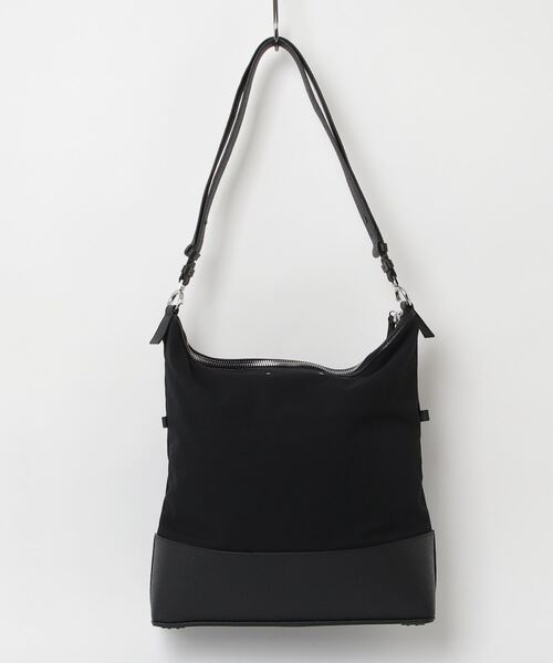 Maison Margiela（メゾンマルジェラ）の「Maison Margiela / メゾン マルジェラ：5AC HOBO MEDIUM：SB1WG0043-P4348[RIP]（ショルダーバッグ・メンズ・ブラック・FREE）」の2枚目の写真