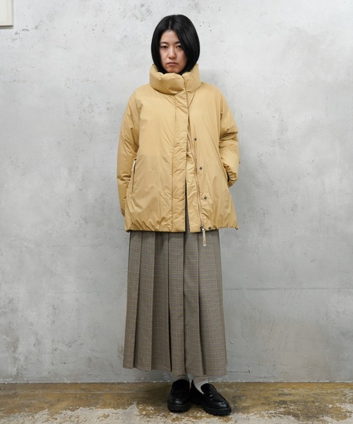 NANGA(ナンガ)の「NANGA / ナンガ STAND COLLAR DOWN JACKET W (WOMEN) スタンドカラー ダウンジャケット (ウィメンズ)(ダウンジャケット/コート・レディース・ベージュ/スモークピンク/ブラック/アイボリー・WS/MEDIUM)」の9枚目の写真