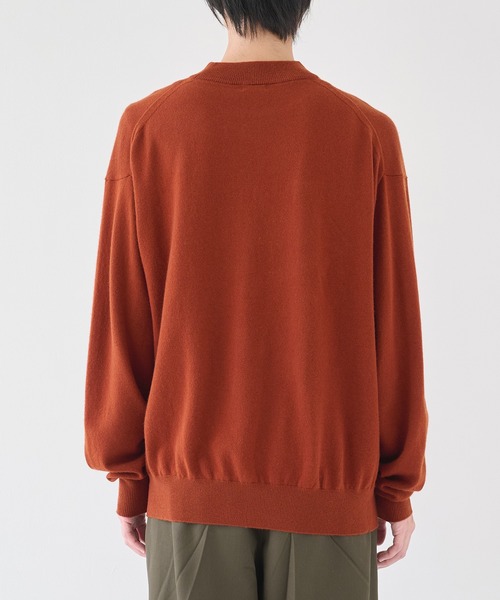 crepuscule(クレプスキュール)の「【crepuscule/クレプスキュール】Moc Neck P/O(ニット/セーター・メンズ・ダークグレー/ベージュ/オレンジ・1/2)」の17枚目の写真