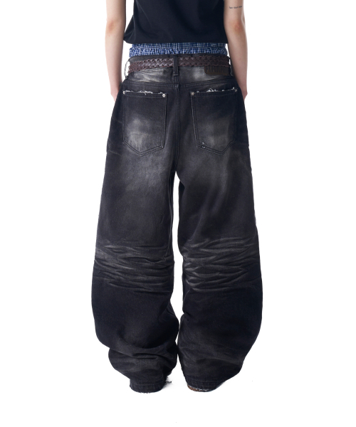 AAKAM（アーカム）の「VTG エンボ ウォッシュド デニムパンツ (ブラック)（デニムパンツ・レディース・その他・2/1）」の6枚目の写真
