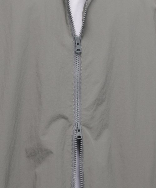 MUSINSA STANDARD（ムシンサスタンダード）の「パイピングラインオーバーサイズトラックジャケット[グレー]（ナイロンジャケット・メンズ・その他・X-LARGE/XX-LARGE）」の7枚目の写真