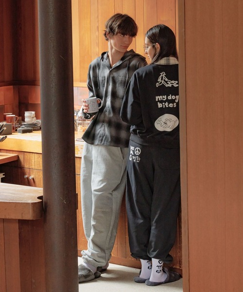 ALAND（エーランド）の「【UNISEX】 ALAND×INAPSQUARE／スウェットパンツ（ウラケ）（その他パンツ・レディース・ブラック/グレー・LARGE/SMALL）」の3枚目の写真