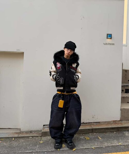 WKNDRS（ウィーキャンドース）の「RHINESTONE DENIM PANTS (DENIM)（デニムパンツ・レディース・その他・MEDIUM/LARGE/X-LARGE）」の8枚目の写真