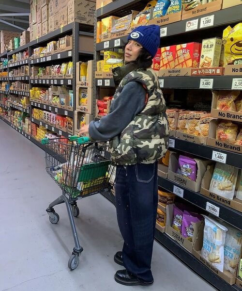 WKNDRS（ウィーキャンドース）の「RHINESTONE DENIM PANTS (DENIM)（デニムパンツ・レディース・その他・MEDIUM/LARGE/X-LARGE）」の9枚目の写真