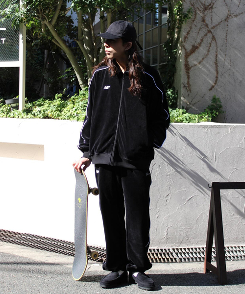 WISM(ウィズム)の「GRAND × NEW BALNCE VELOUR TRACK JACKET(その他アウター・メンズ・ブラック・MEDIUM/LARGE)」の4枚目の写真