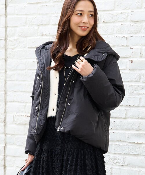 un dix cors(アンディコール)の「《大人カジュアルに》ワークフードヨークピュアダウン(ダウンジャケット/コート・レディース・ブラック/ライトベージュ・FREE)」の2枚目の写真