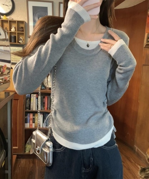 Ritzy(リッツィー)の「フェイクレイヤード配色 サイドシャーリング Uネックニット(ニット/セーター・レディース・ベージュ/モカ/グレー・FREE)」の2枚目の写真