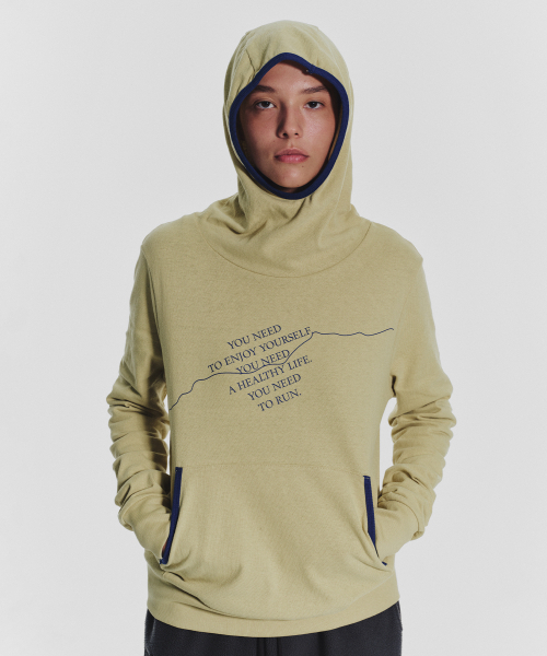 MENASOO(ミナス)の「MNS Track Binding High Neck Hoodie_Olive(パーカー・レディース・オリーブ・2/1)」の4枚目の写真
