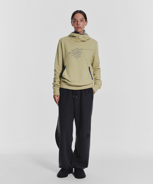 MENASOO(ミナス)の「MNS Track Binding High Neck Hoodie_Olive(パーカー・レディース・オリーブ・2/1)」の7枚目の写真