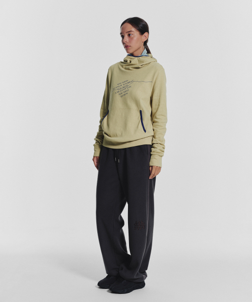 MENASOO(ミナス)の「MNS Track Binding High Neck Hoodie_Olive(パーカー・レディース・オリーブ・2/1)」の8枚目の写真