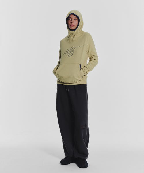 MENASOO(ミナス)の「MNS Track Binding High Neck Hoodie_Olive(パーカー・レディース・オリーブ・2/1)」の12枚目の写真