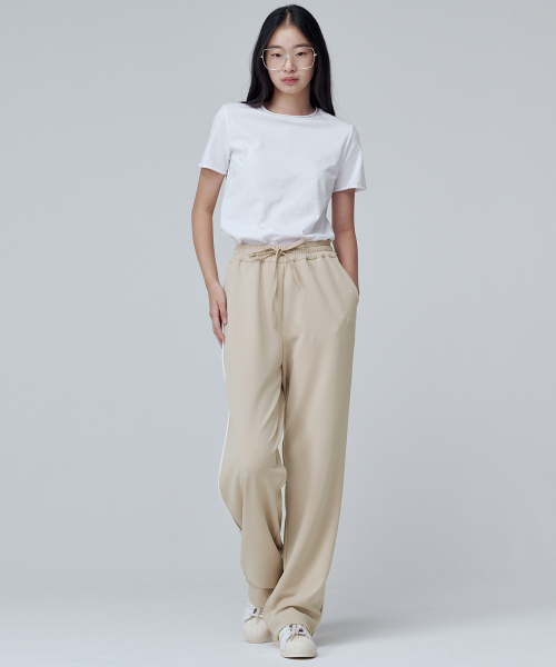 MALOUPE(マロップ)の「2151 リラックスドバンディングワイドパンツ(ベージュ)(その他パンツ・レディース・ベージュ・SMALL/MEDIUM)」の2枚目の写真