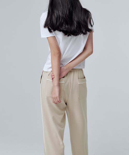 MALOUPE(マロップ)の「2151 リラックスドバンディングワイドパンツ(ベージュ)(その他パンツ・レディース・ベージュ・SMALL/MEDIUM)」の6枚目の写真