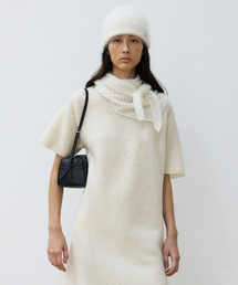 LEVAR（レバー）の「Fuzzy Eyelet Layered Wrap Knit - Cream（マフラー）」