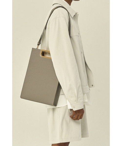 PROXY.L(プロキシエル)の「Metal Grip Slim Briefcase (Gray/Gold)(ビジネスバッグ・メンズ・その他・FREE)」の3枚目の写真