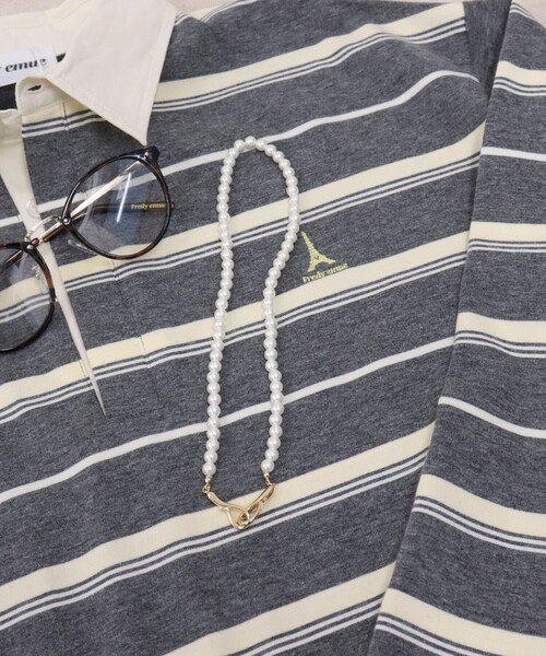 fredy emue(フレディエミュ)の「フロントメタルフックパールネックレス(ネックレス・レディース・シルバー/ゴールド・FREE)」の3枚目の写真