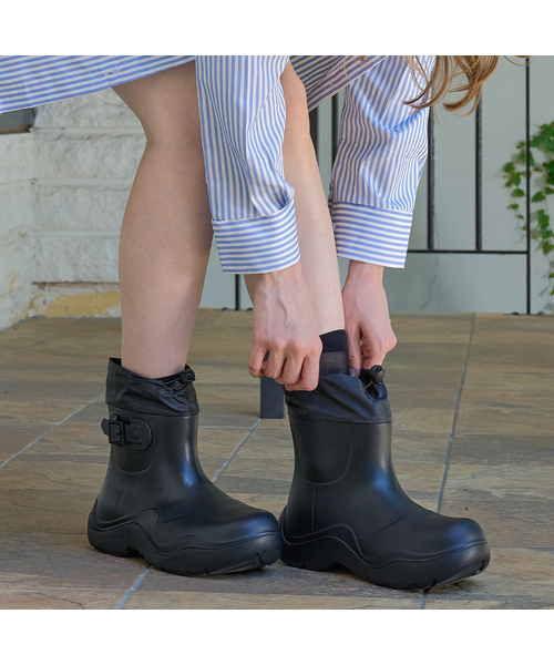 SHOEHI(シューハイ)の「ローズストリングベルトレインブーツ(3Colors)_R0017(レインシューズ・レディース・ホワイト/ブラック/グリーン・SMALL/MEDIUM/LARGE)」の1枚目の写真