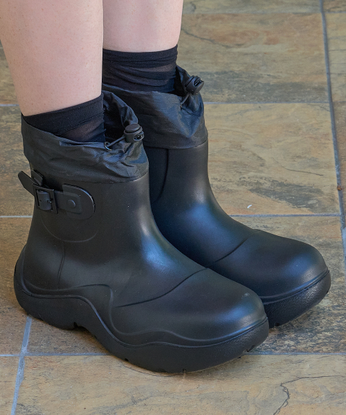 SHOEHI(シューハイ)の「ローズストリングベルトレインブーツ(3Colors)_R0017(レインシューズ・レディース・ホワイト/ブラック/グリーン・SMALL/MEDIUM/LARGE)」の8枚目の写真