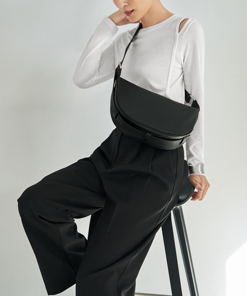 STYLE DELI（スタイルデリ）の「【DELI by】本革しなやかレザーワンショルダーバッグ（ショルダーバッグ・レディース・ブラウン/ブラック・FREE）」の4枚目の写真