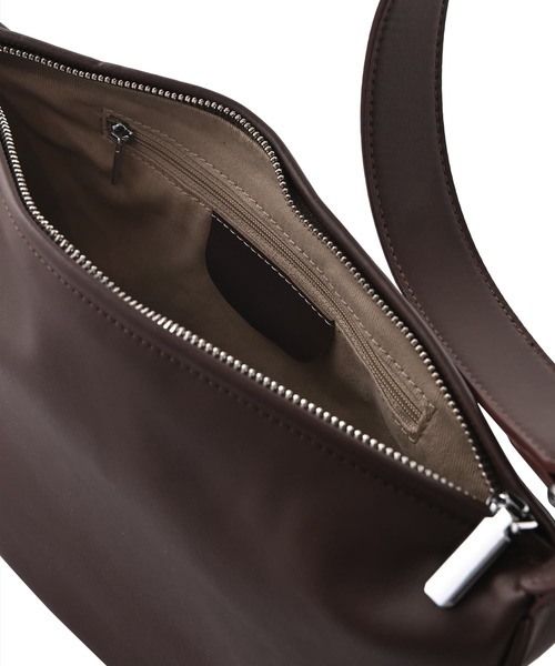 STYLE DELI（スタイルデリ）の「【DELI by】本革しなやかレザーワンショルダーバッグ（ショルダーバッグ・レディース・ブラウン/ブラック・FREE）」の21枚目の写真