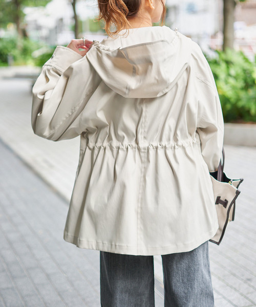 Spick & Span（スピックアンドスパン）の「撥水ツイルフーディーブルゾン（その他アウター・レディース・ブラック/ベージュ系その他/ホワイト系その他・38/36/34）」の22枚目の写真