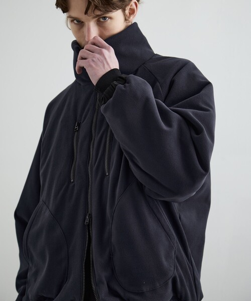 PUBLIC TOKYO（パブリックトウキョウ）の「リバーシブルナイロンフリーススタンドブルゾン（ブルゾン・メンズ・ブラック/ブルー・2/1）」の14枚目の写真