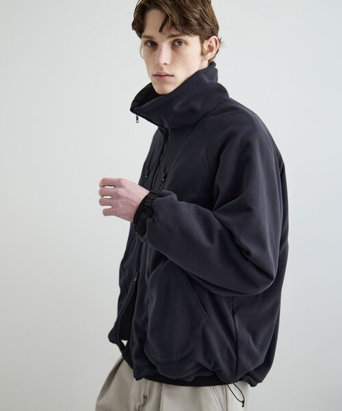 PUBLIC TOKYO（パブリックトウキョウ）の「リバーシブルナイロンフリーススタンドブルゾン（ブルゾン・メンズ・ブラック/ブルー・2/1）」の16枚目の写真