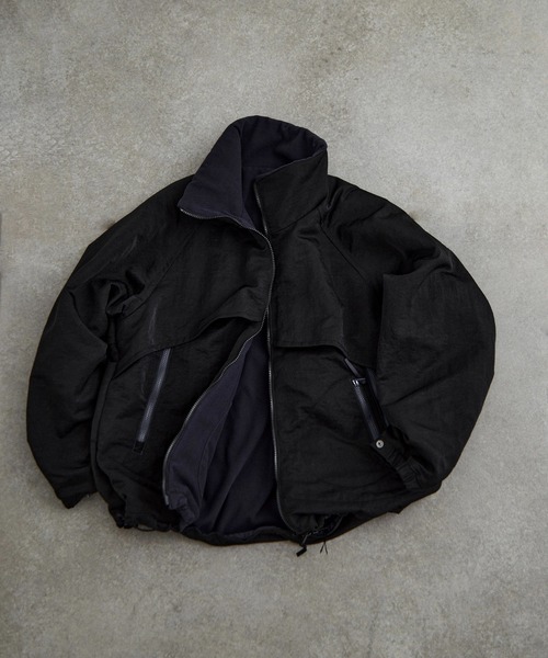 PUBLIC TOKYO（パブリックトウキョウ）の「リバーシブルナイロンフリーススタンドブルゾン（ブルゾン・メンズ・ブラック/ブルー・2/1）」の2枚目の写真