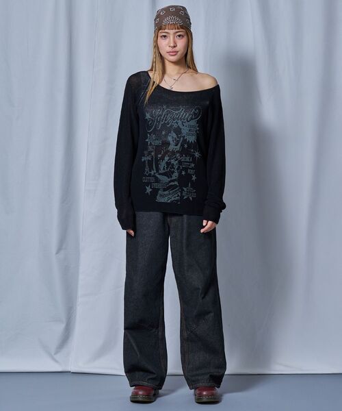 SEQUENZ（シークエンズ）の「【sqnz（エスキュンズ）】sqnz rock sheer knit / レディース ワンショルダー ニット クルーネック 長袖 プリント シアー（ニット/セーター・レディース・レッド/グレイッシュベージュ/ブラック・MEDIUM/SMALL）」の8枚目の写真