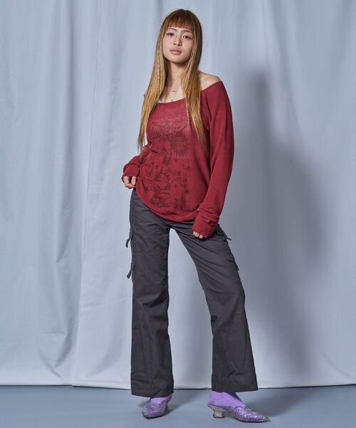 SEQUENZ（シークエンズ）の「【sqnz（エスキュンズ）】sqnz rock sheer knit / レディース ワンショルダー ニット クルーネック 長袖 プリント シアー（ニット/セーター・レディース・レッド/グレイッシュベージュ/ブラック・MEDIUM/SMALL）」の19枚目の写真