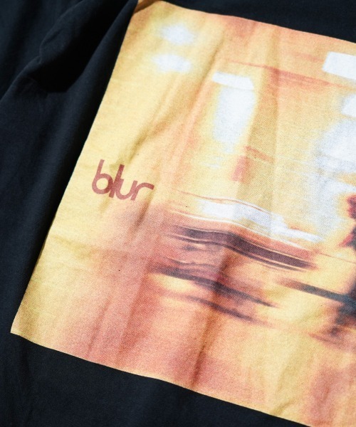 THRIFTY LOOK（スリフティールック）の「THRIFTY LOOK / スリフティールック THRIFTY "BLUR" TEE ブラー バンドTシャツ ユーズド加工（Tシャツ/カットソー・メンズ・ブラック系その他/ブラック・LARGE/X-LARGE）」の6枚目の写真