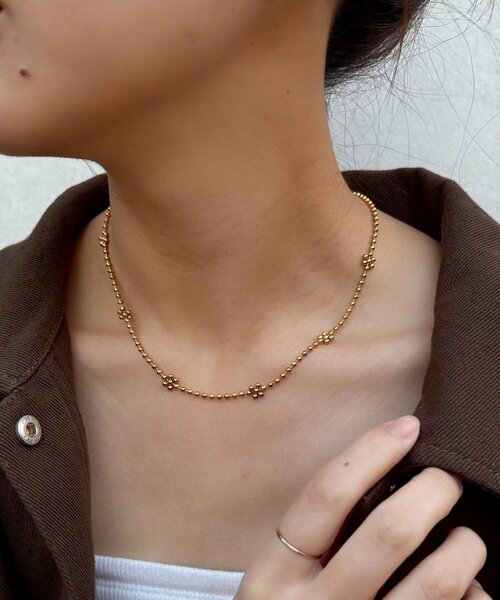 GOLDY(ゴールディ)の「〈GOLDY/ゴールディ〉フラワーボールチェーンネックレス(ネックレス・レディース・ゴールド/シルバー・FREE)」の2枚目の写真
