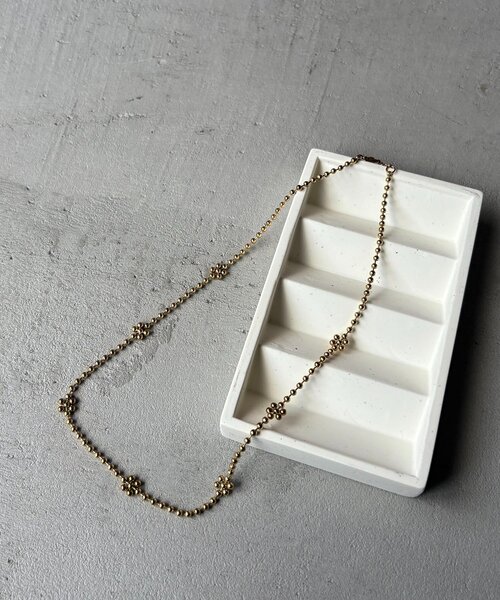 GOLDY(ゴールディ)の「〈GOLDY/ゴールディ〉フラワーボールチェーンネックレス(ネックレス・レディース・ゴールド/シルバー・FREE)」の6枚目の写真