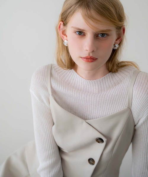 NOELA(ノエラ)の「シアーハイネックニット(ニット/セーター・レディース・ブラック/オフホワイト/ブルー・フリー)」の2枚目の写真