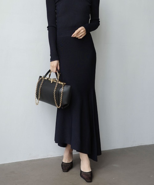 anuans(アニュアンス)の「リュクスビスコースイレヘムニットスカート(スカート・レディース・ブラック/ホワイト/ベージュ/ネイビー・S/M)」の4枚目の写真