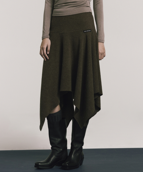 NICK&NICOLE(ニックアンドニコール)の「ASYMMETRIC HEM WOOL SKIRT_BROWN(スカート・レディース・その他・FREE)」の2枚目の写真