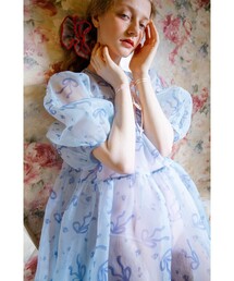 CAROLINA GLASER（カロリナ グレイサー）の「リボンフラワー シアーバルーンスリーブ ワンピース（ワンピース）」