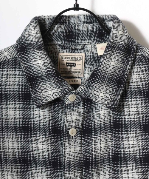 Levi's（リーバイス）の「Levi's/リーバイス JACKSON WORKER OMBRE CHECK SHIRT/オーバーサイズ オンブレチェックシャツ/フランネルシャツ/レギュラーカラーシャツ/レディース メンズ（シャツ/ブラウス・メンズ・ブラック/ブルー・M/XL）」の9枚目の写真