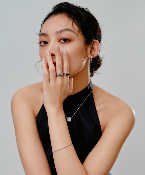 novice（ノーヴィス）の「【novice】Ripple Open Ring［Stainless］（リング・レディース・ゴールド/シルバー・FREE）」の5枚目の写真